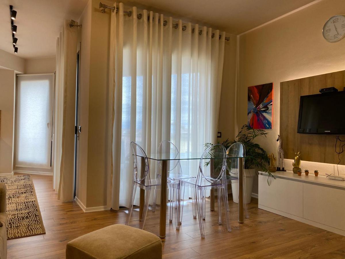 Nemis Apartments In The Centre Of Tirana Four Free Parking 外观 照片