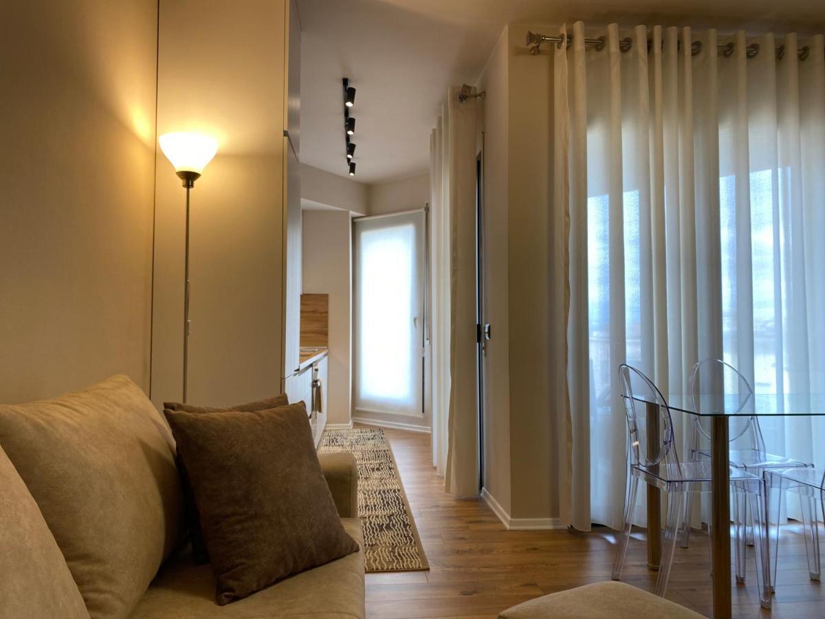 Nemis Apartments In The Centre Of Tirana Four Free Parking 外观 照片