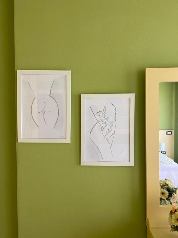 Nemis Apartments In The Centre Of Tirana Four Free Parking 外观 照片