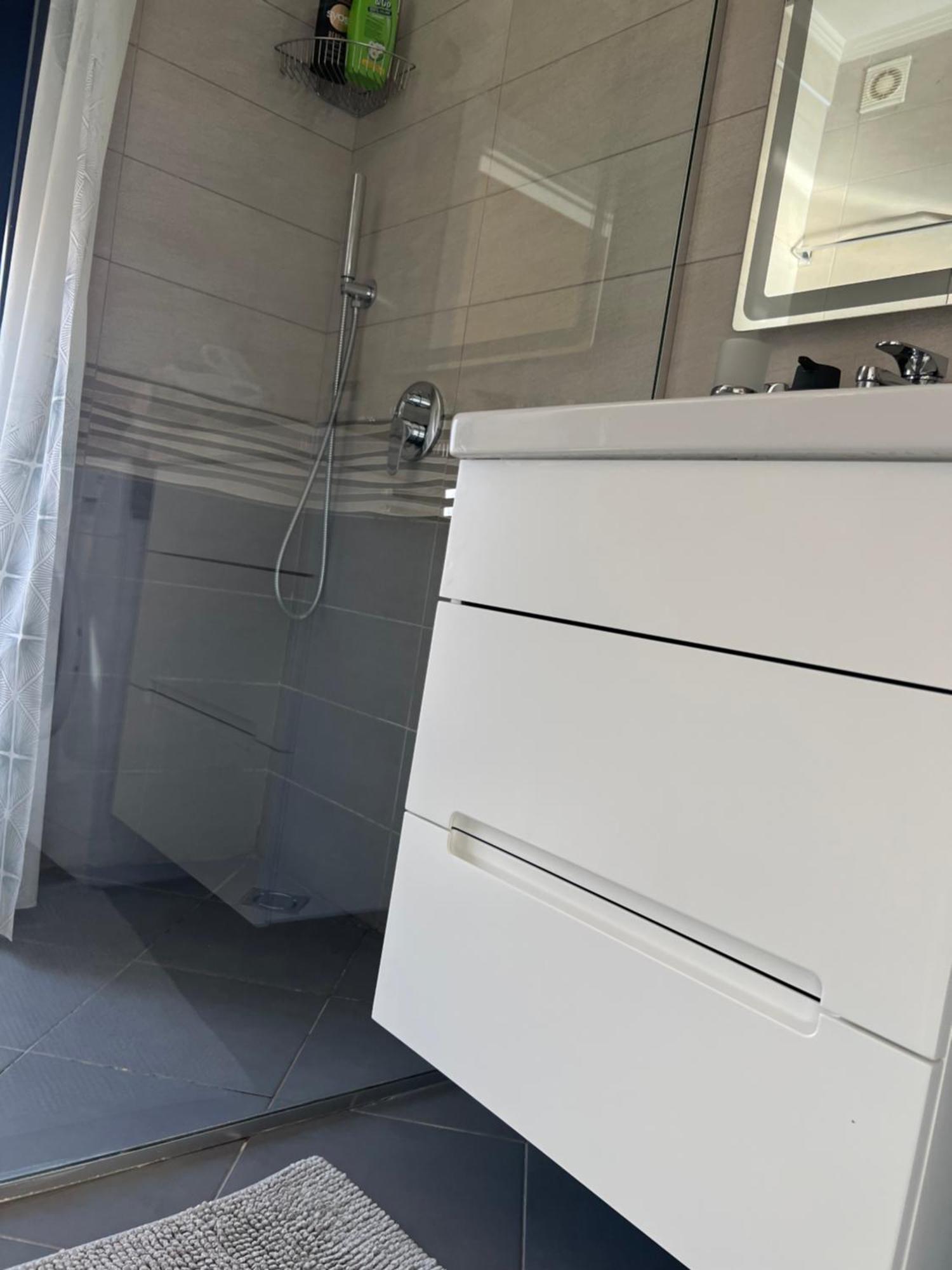 Nemis Apartments In The Centre Of Tirana Four Free Parking 外观 照片