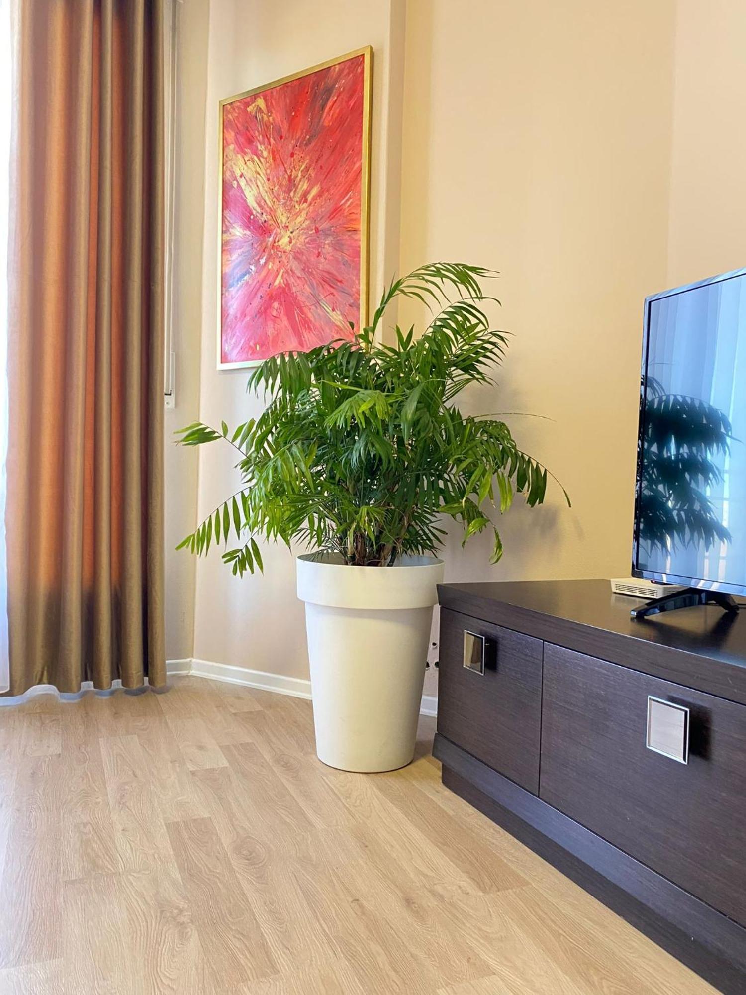 Nemis Apartments In The Centre Of Tirana Four Free Parking 外观 照片