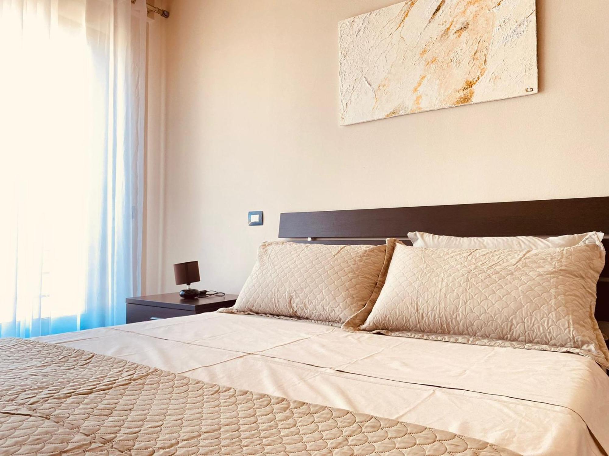 Nemis Apartments In The Centre Of Tirana Four Free Parking 外观 照片