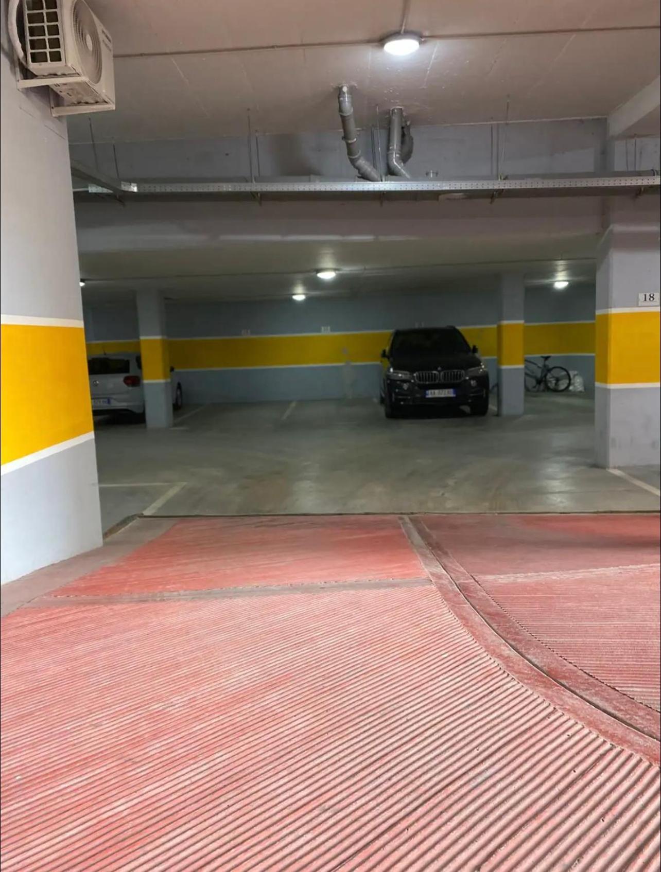 Nemis Apartments In The Centre Of Tirana Four Free Parking 外观 照片
