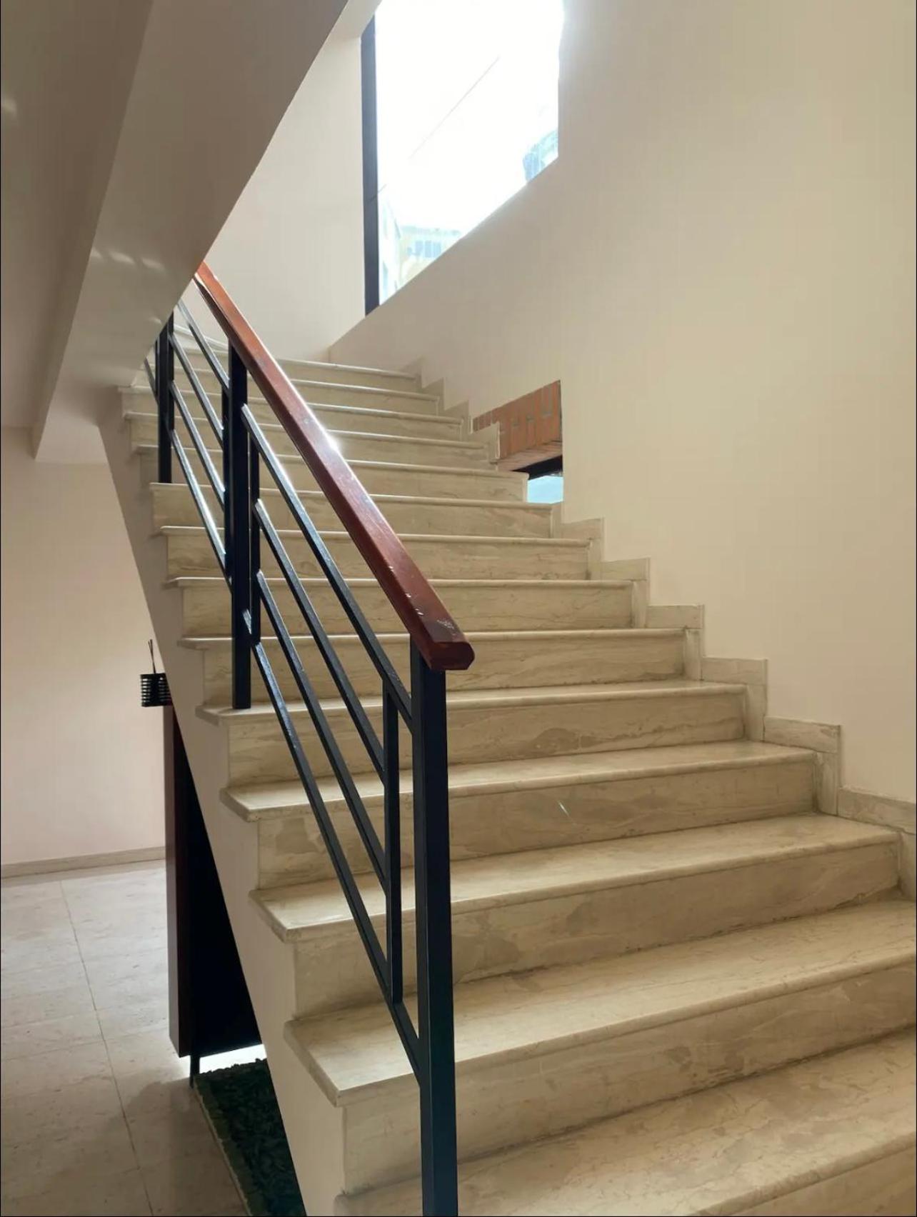 Nemis Apartments In The Centre Of Tirana Four Free Parking 外观 照片