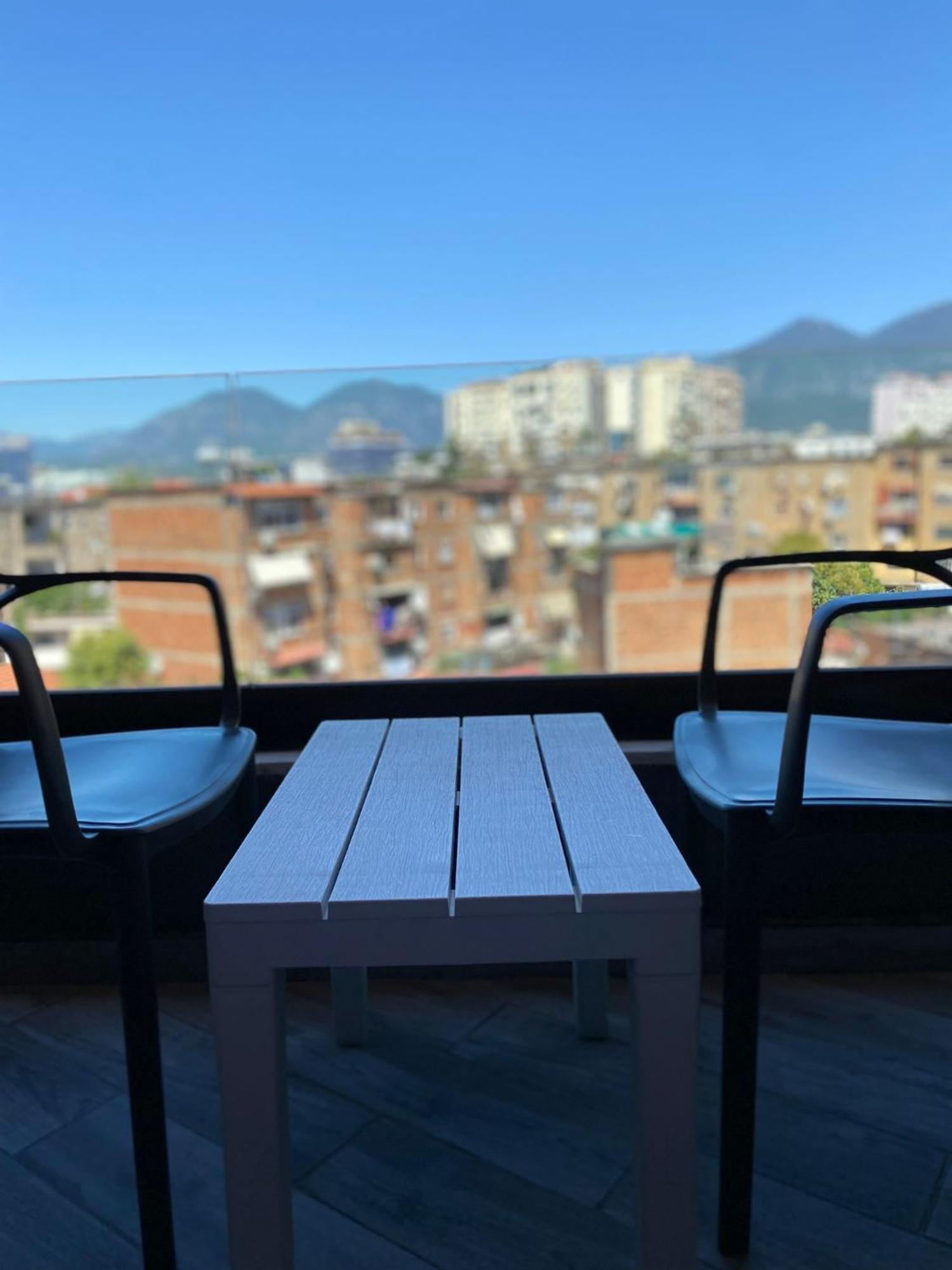 Nemis Apartments In The Centre Of Tirana Four Free Parking 外观 照片