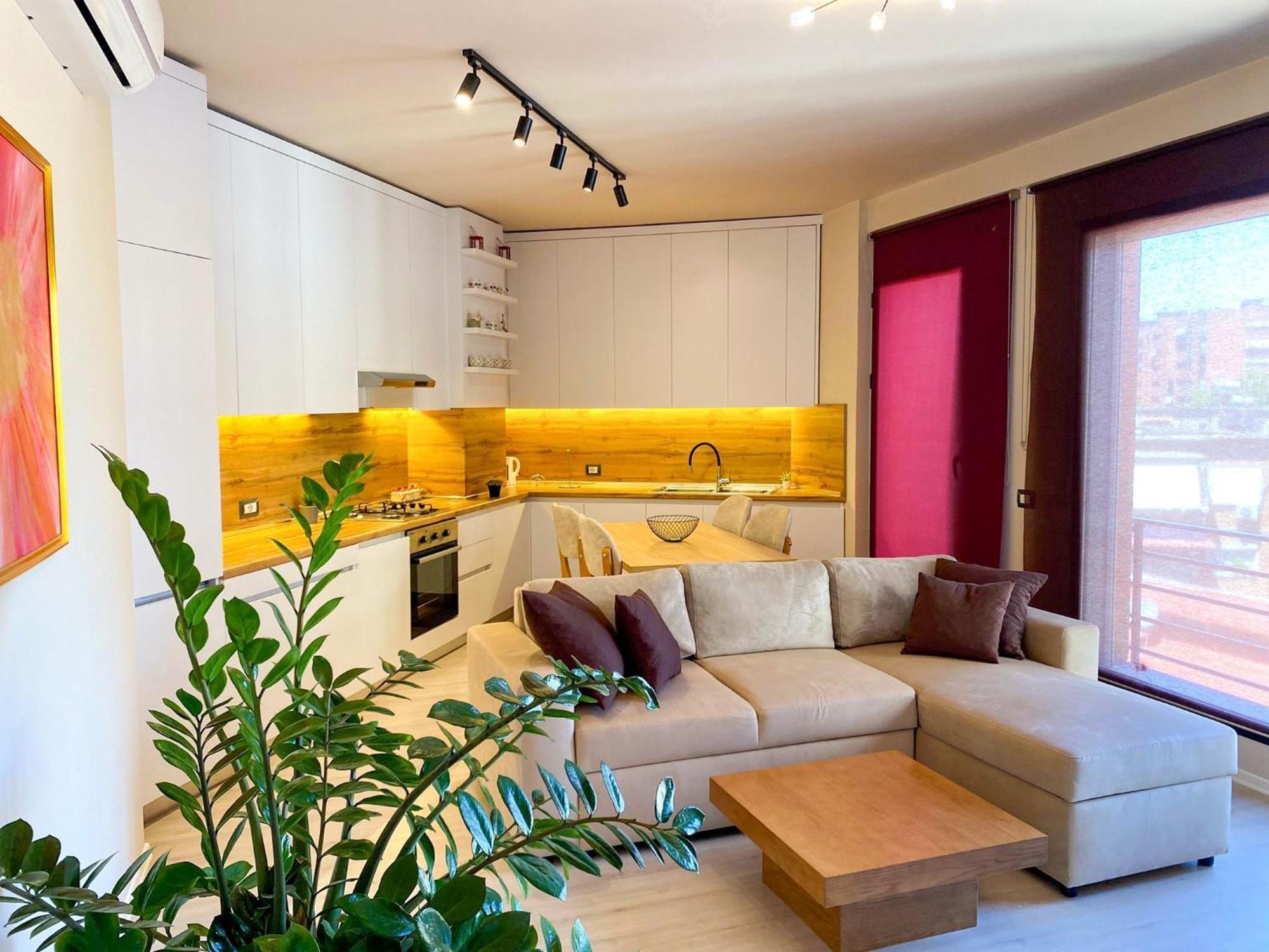 Nemis Apartments In The Centre Of Tirana Four Free Parking 外观 照片
