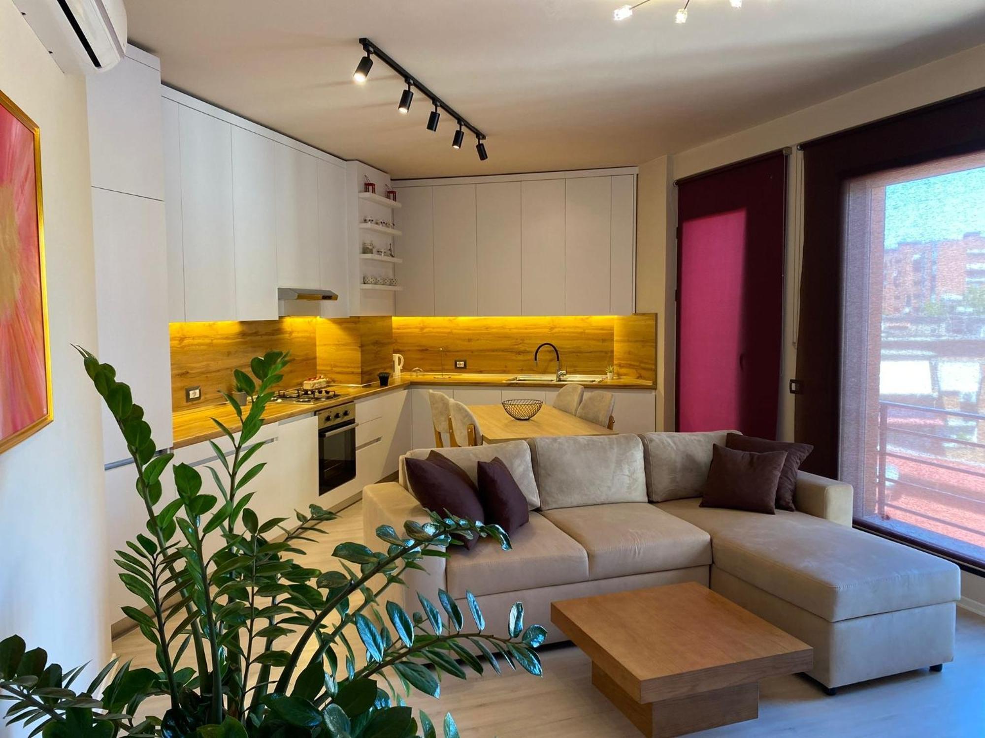 Nemis Apartments In The Centre Of Tirana Four Free Parking 外观 照片