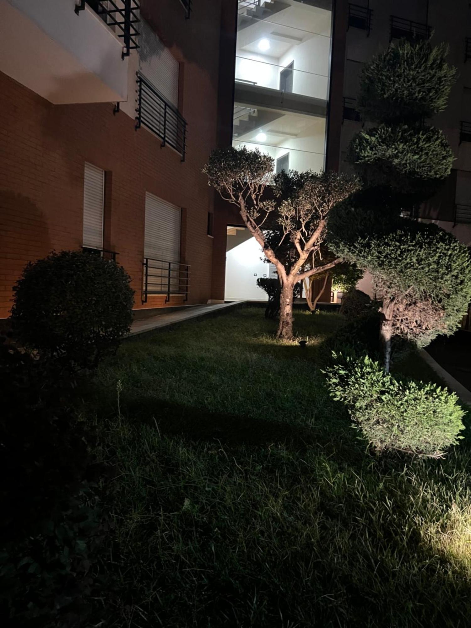 Nemis Apartments In The Centre Of Tirana Four Free Parking 外观 照片
